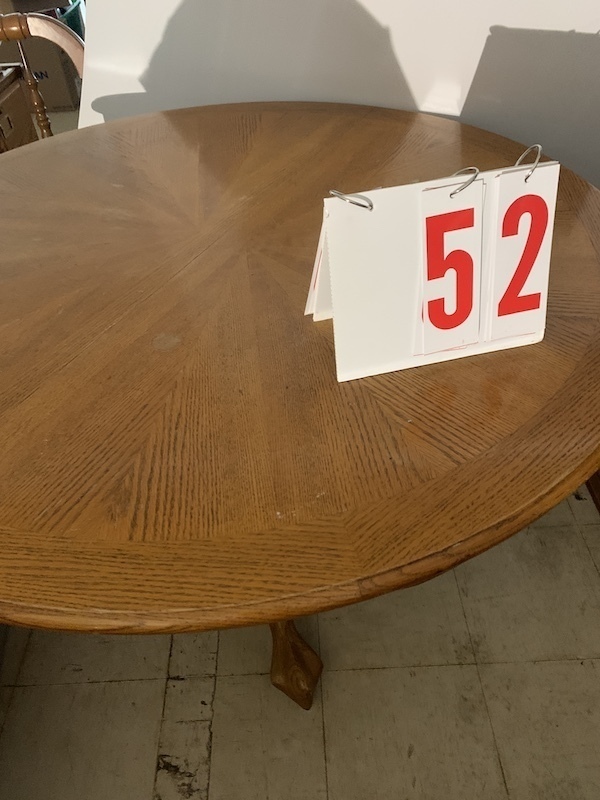 Round clawfoot table