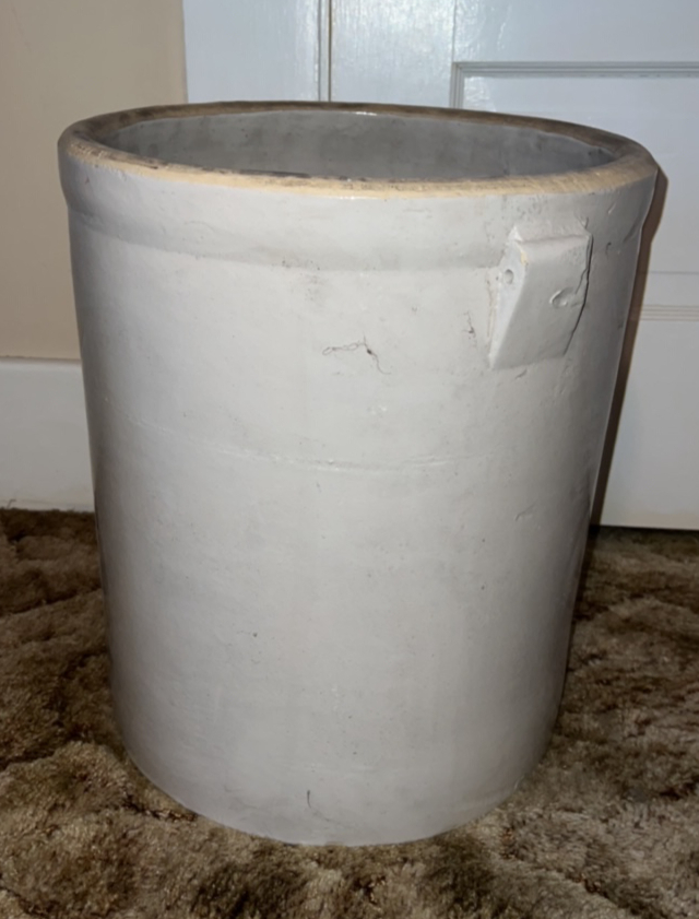 8 Gallon Crock