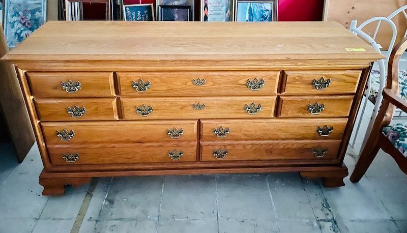 Dresser (drawers are not missing) new pic coming