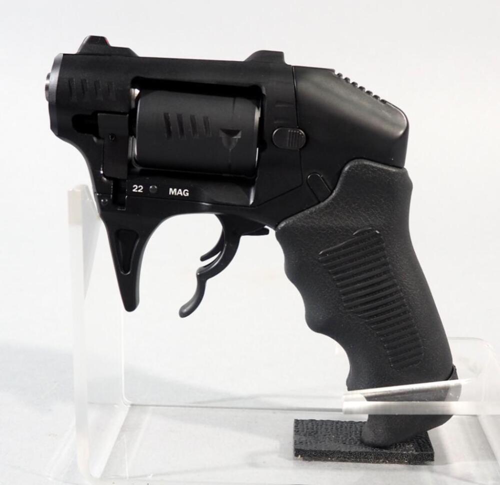 Standard Manufacturing Thunderstruck .22 Mag Double Bbl Revolver SN# SVF 000904, Holds 8 Rds, Fires Both Bbls At The Same Time, In Hard Belt Holster