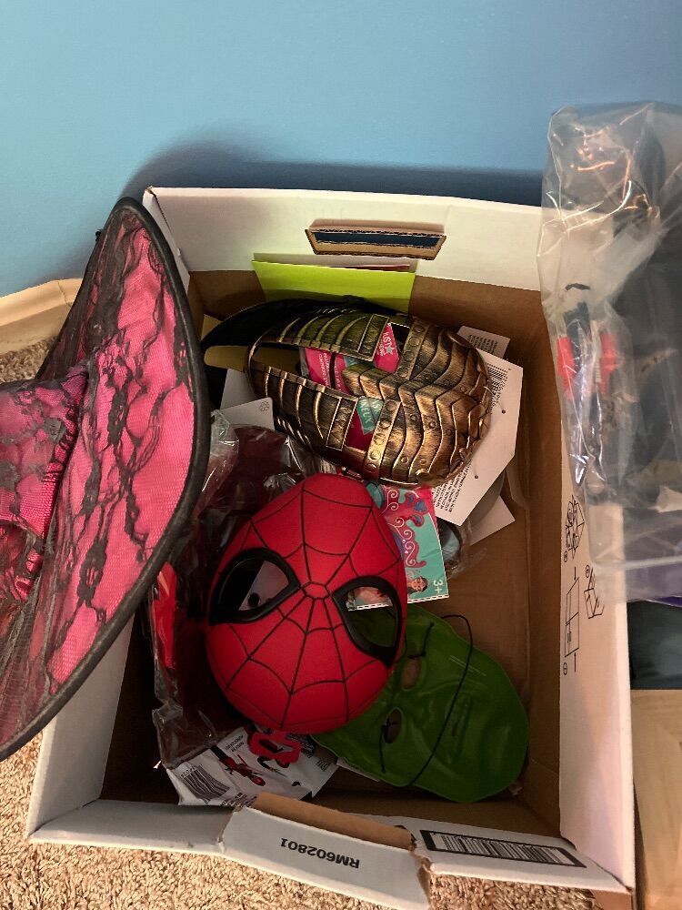 2 Box Lots of Assorted Houseware and Decor