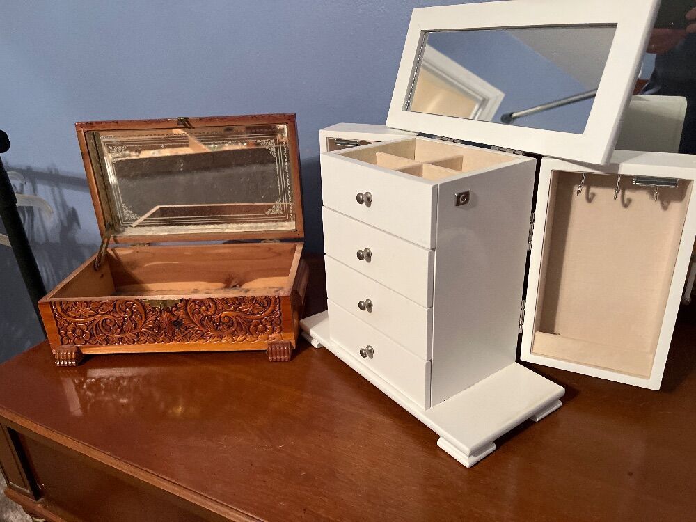 2 Jewelry Boxes