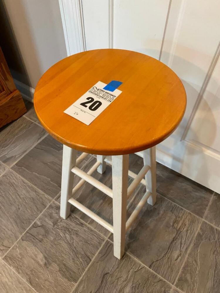 Wood Bar Stool 26in T