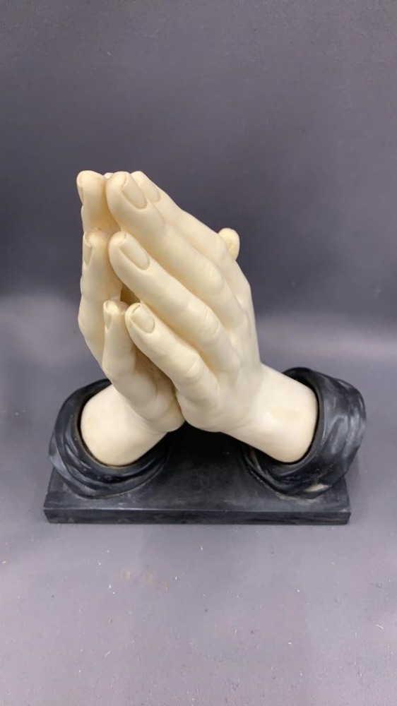 Bianchi Praying Hands 9"