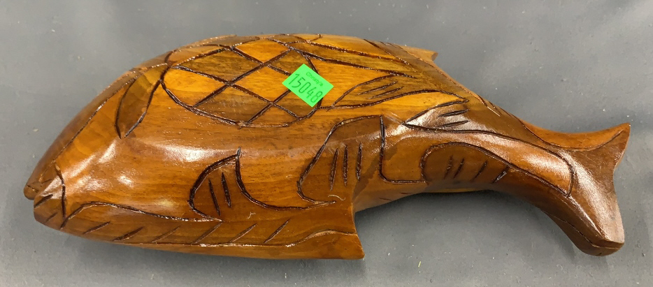 Wooden Lidded Fish Dish 12"