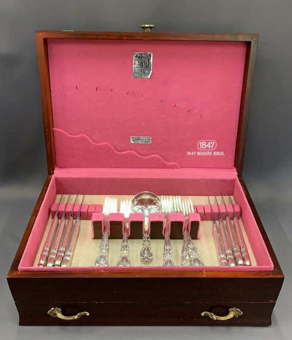 58 Pcs Of Rogers Bros Heritage Silverplate