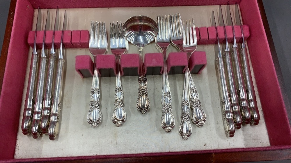 58 Pcs Of Rogers Bros Heritage Silverplate