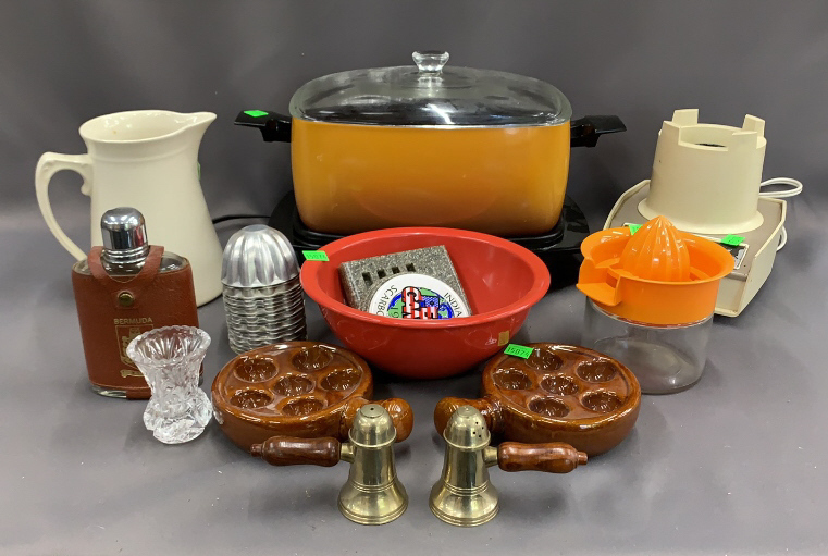Westbend Slow Cooker, Blender Base, Juicer,