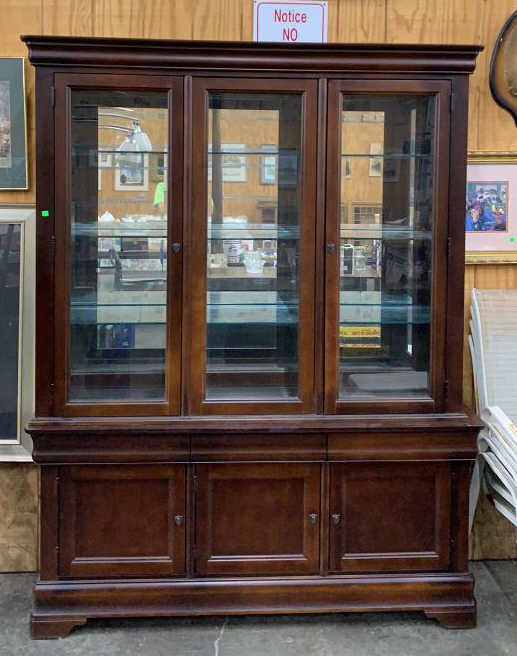 Bassett 2 Pc China Hutch 85 X 18 X 84