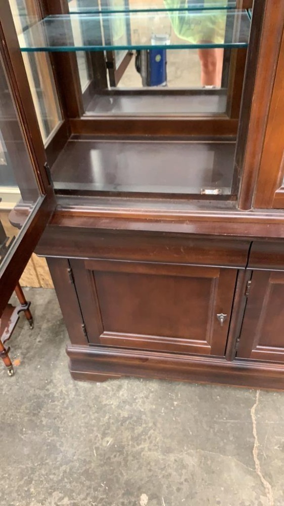 Bassett 2 Pc China Hutch 85 X 18 X 84