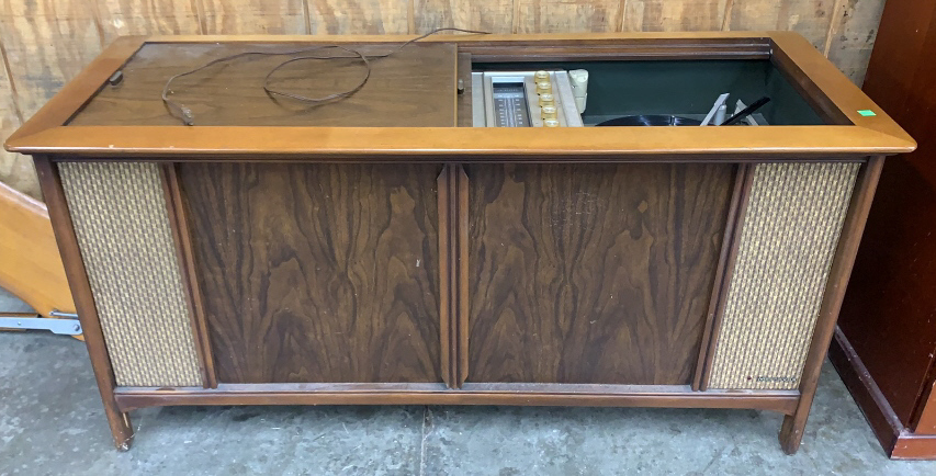 Magnavox Record Cabinet 50 X 20 X 25