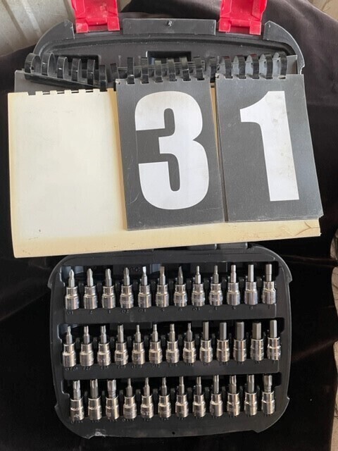 Husky 31 Piece Socket Set 3/8 Drive SAE image
