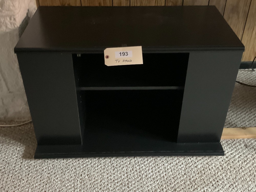 TV Stand, 18"X35"X21"