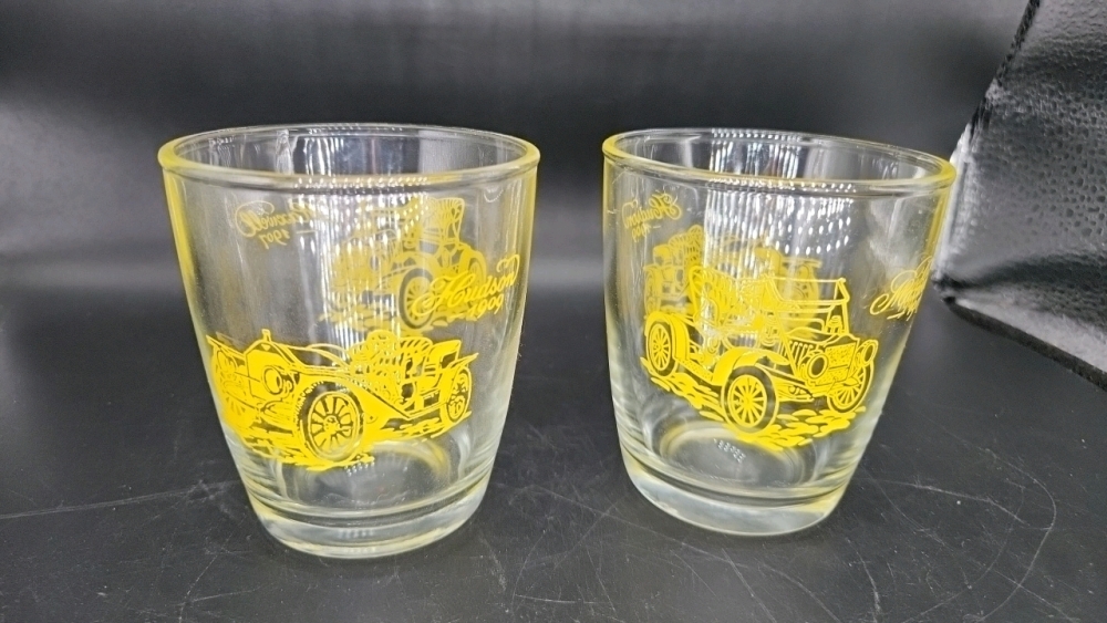 Pair of antique rock glasses w 1909 Hudson car and 1907 Maxwell car- KN