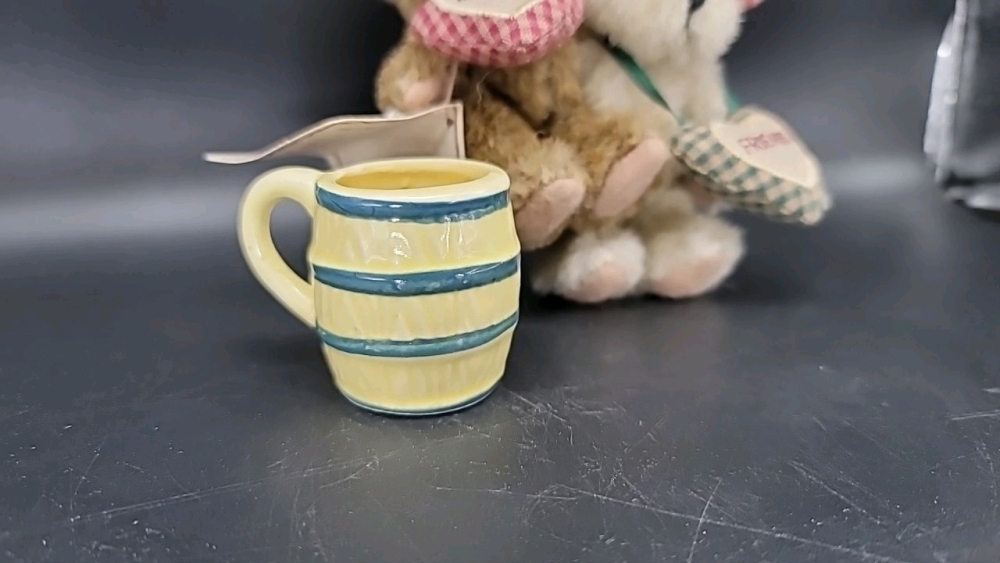 Boyd's Bears Wilma & Betty "Bestest Friends" and Made in Japan mini mug 1.5"-KN