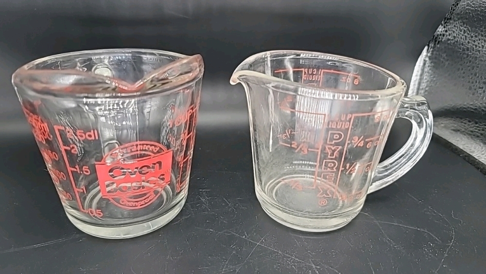 Vintage Pyrex measuring glass cup and Oven Basics measuring cup