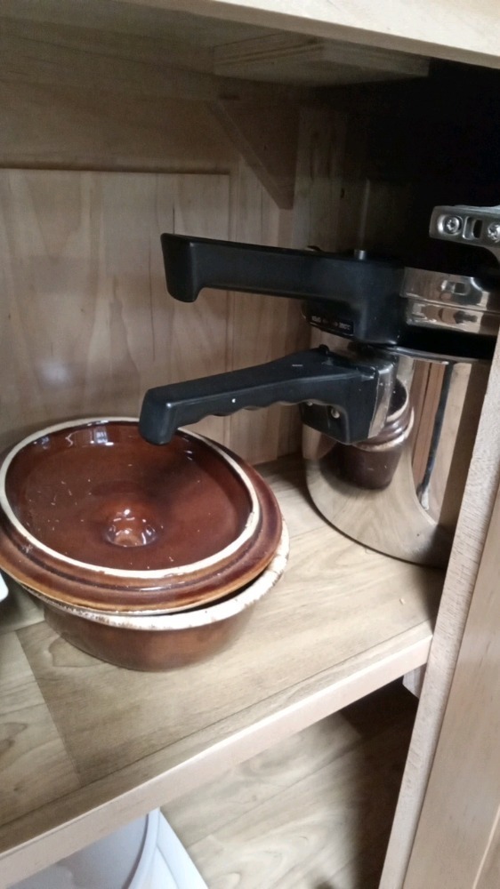 Contents of cabinet, Kitchen Items