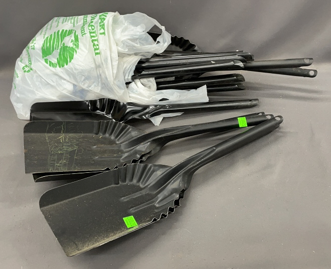 15 Fireplace Shovels, 19" Of Each