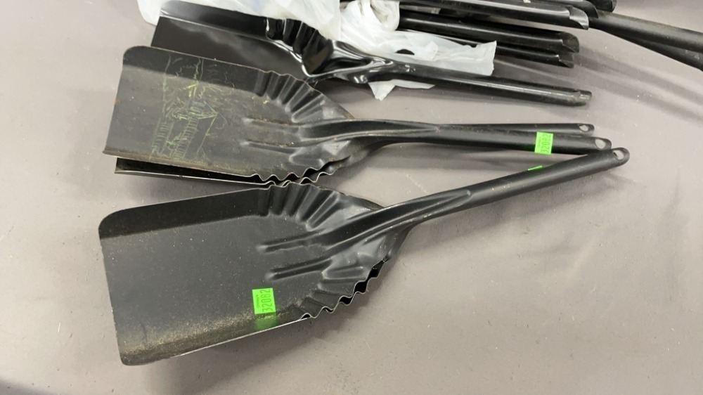 15 Fireplace Shovels, 19" Of Each