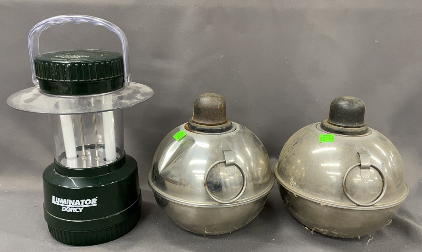 Dorcy Laminator, 2 Metal Oil Lamps
