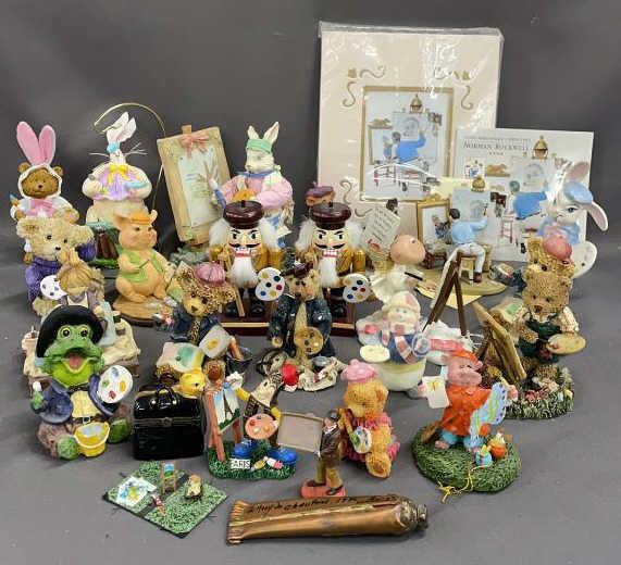 22 Artist Motif Figurines, Norman Rockwell,