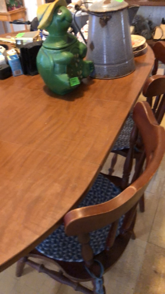 48 inch kitchen round table with two leaves No contents