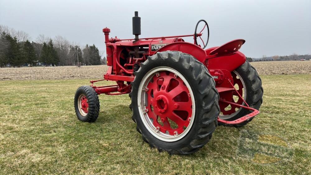 Farmall F-20 Wide Front