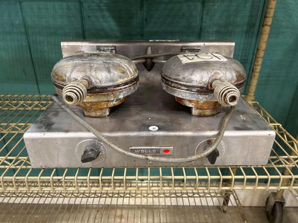 Wells Dual Waffle Maker