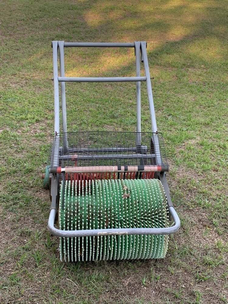 BAG-A-NUT FLIP UP VINTAGE EQUIPMENT TO PICK UP NUTS - BACK YARD