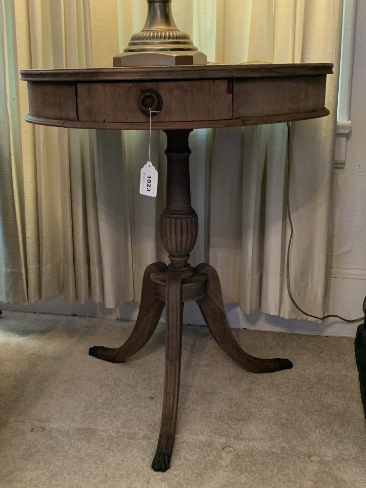 ANTIQUE ROUND SIDE TABLE BY FERGUSON 24" ROUND X 28" TALL - LR
