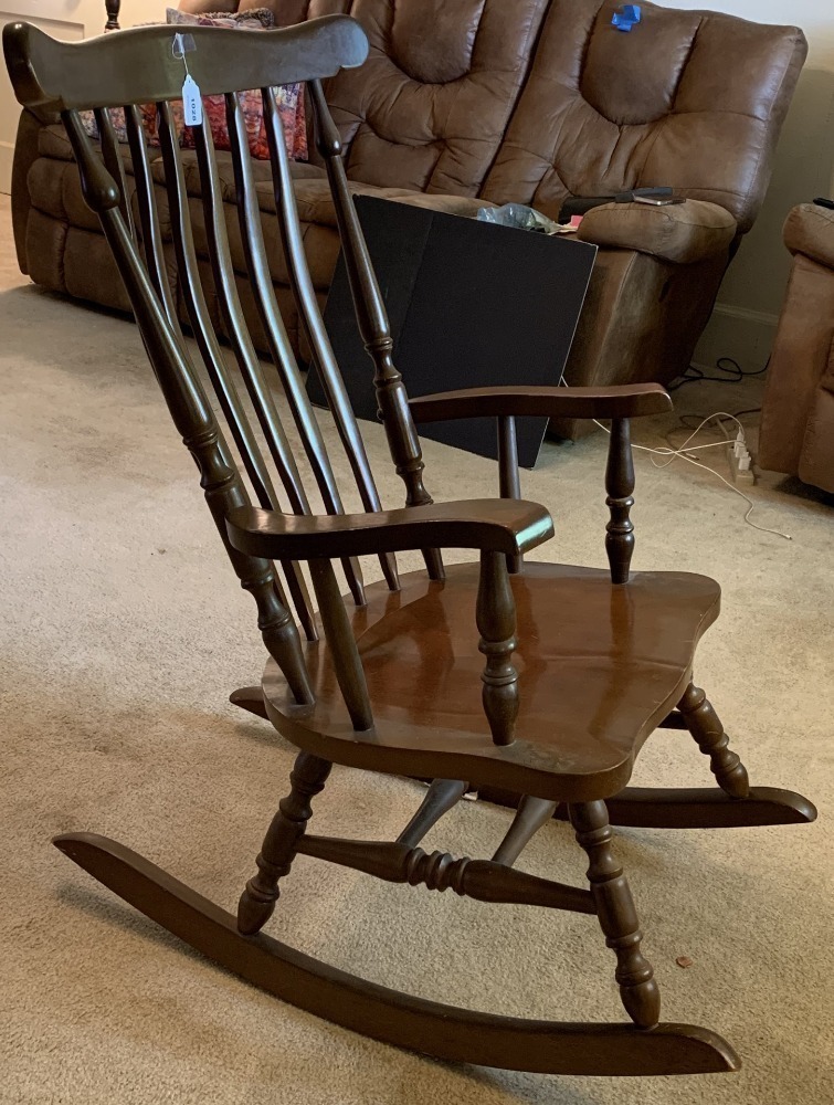 VINTAGE MID CENTURY HITCHCOCK WINDSOR ROCKING CHAIR - LR