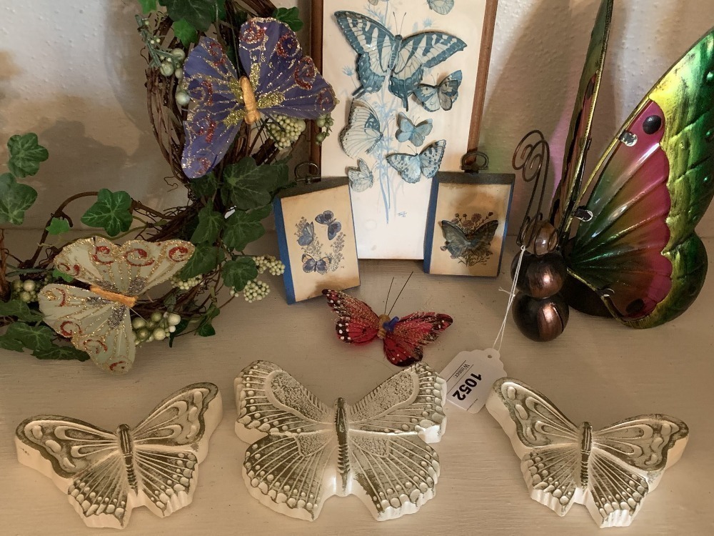 BUTTERFLY LOT 10 PIECES - LIGHT UP METAL BUTTERFLY, WREATH AND MORE - LR
