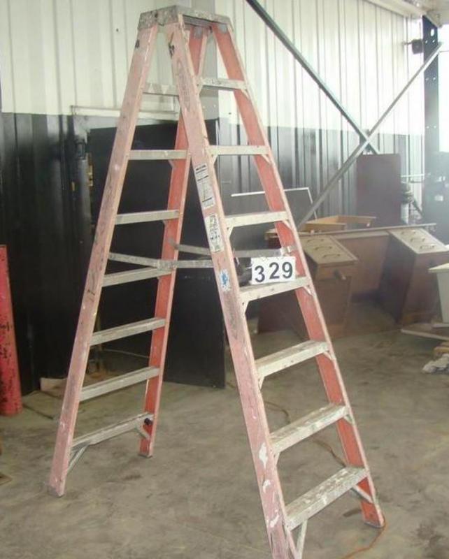 WERNER 8' Double Ladder, Model T3408