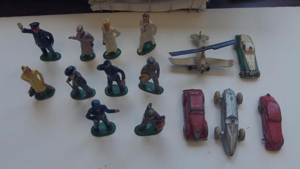 Barclay cast iron figurines (15)