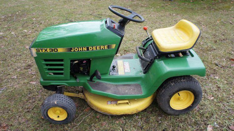 John Deere Riding Mower