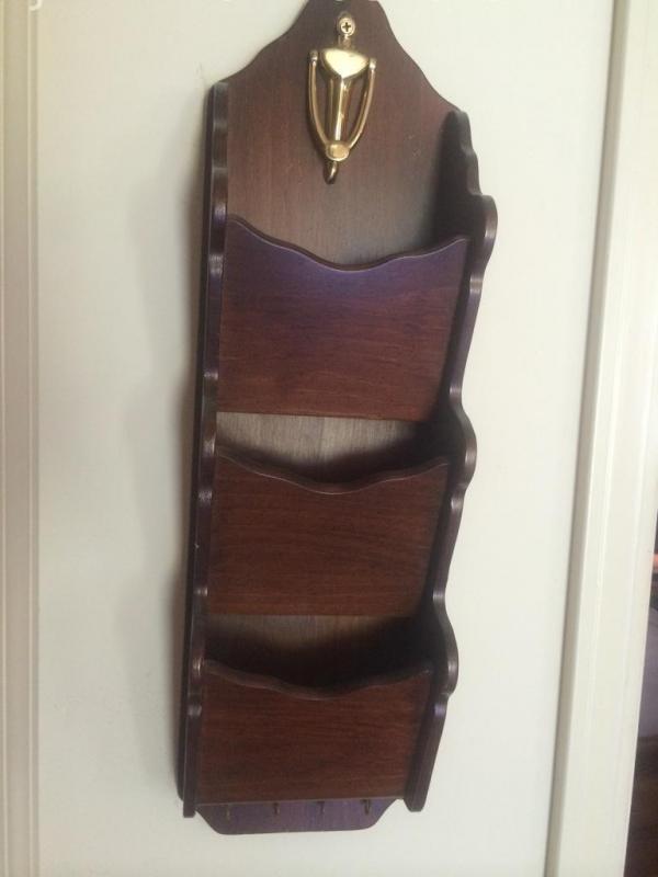 Wooden mail/key holder