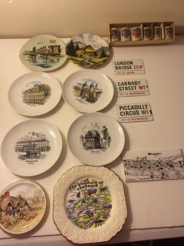 Decorative plates, plaques, mini mug set