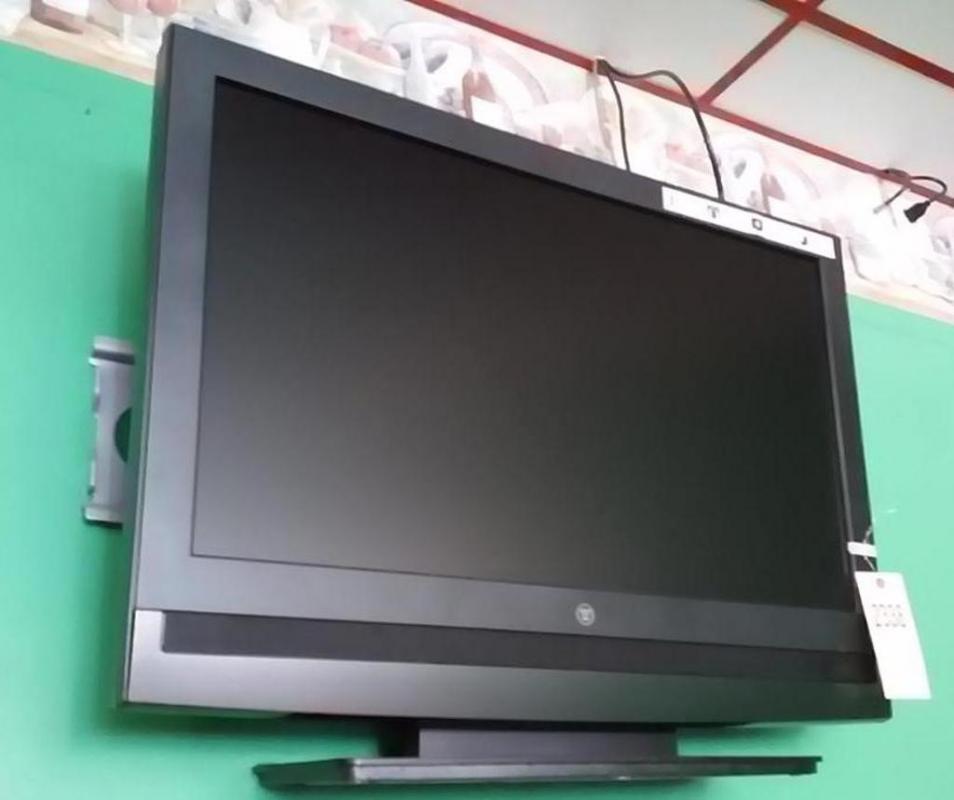 Mounted Wall TV (Brand is "W"?)