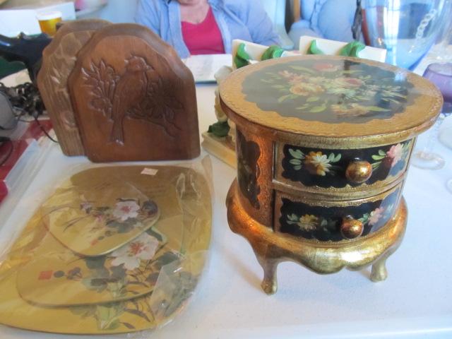Round jewelry box, book ends, trivets
