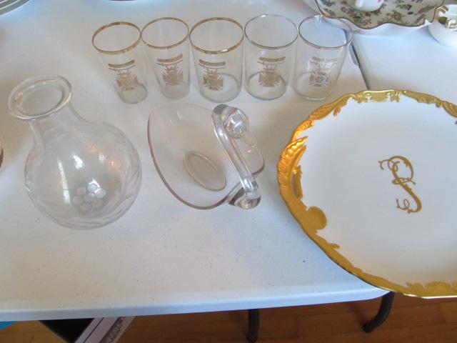 Glasses, vase, swan,
