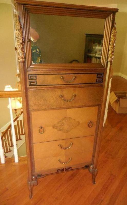 Chest with Mirror