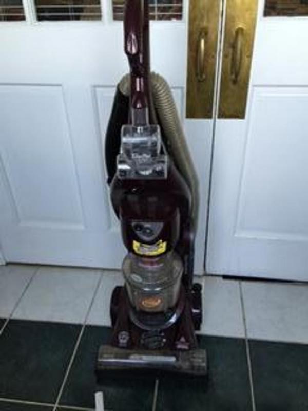 Bissell Momentum Cyclonic Vacuum