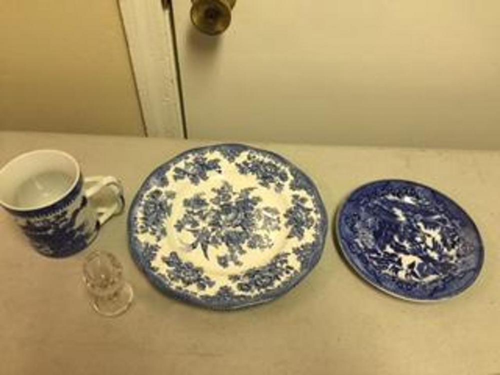 Glassware Lot (4 pieces)