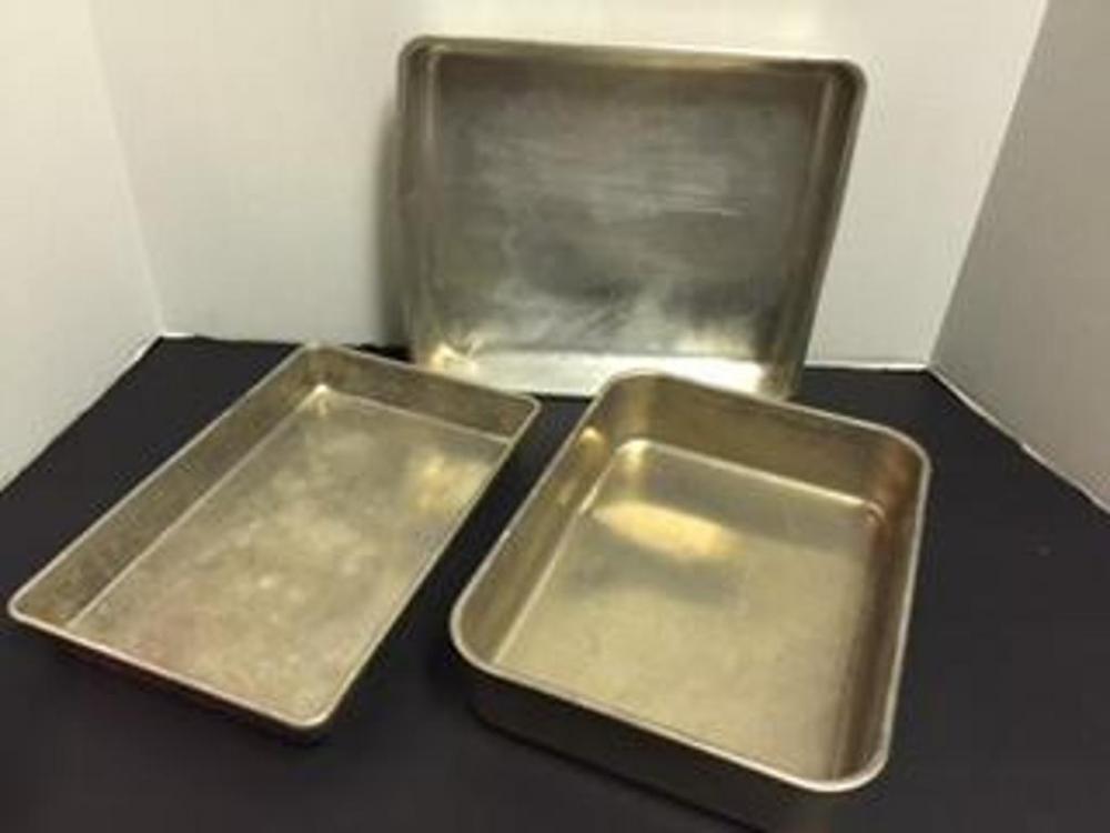 3 Baking pans