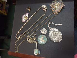 Miscellaneus jewelry lot / pewter, sterling, silver