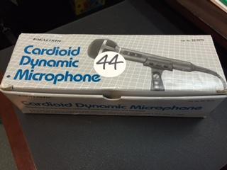 Realistic Cardioid Dynamic Microphone