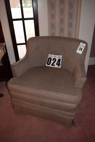 Upholstered arm chair w/curved back