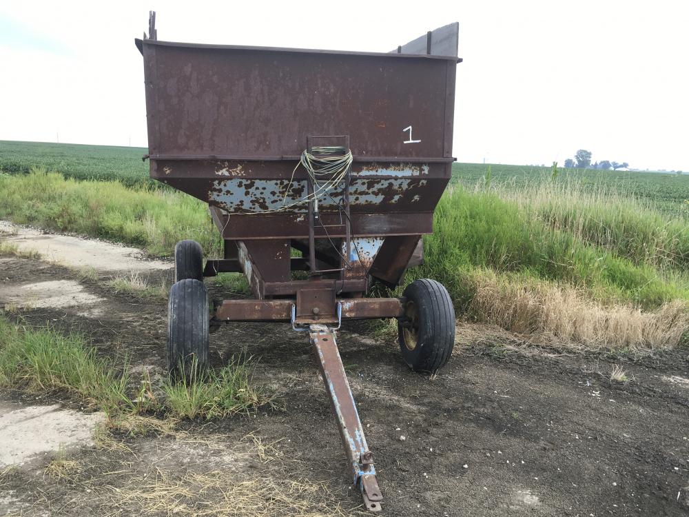 #1 DMI 300 bu. Gravity wagon, side dump