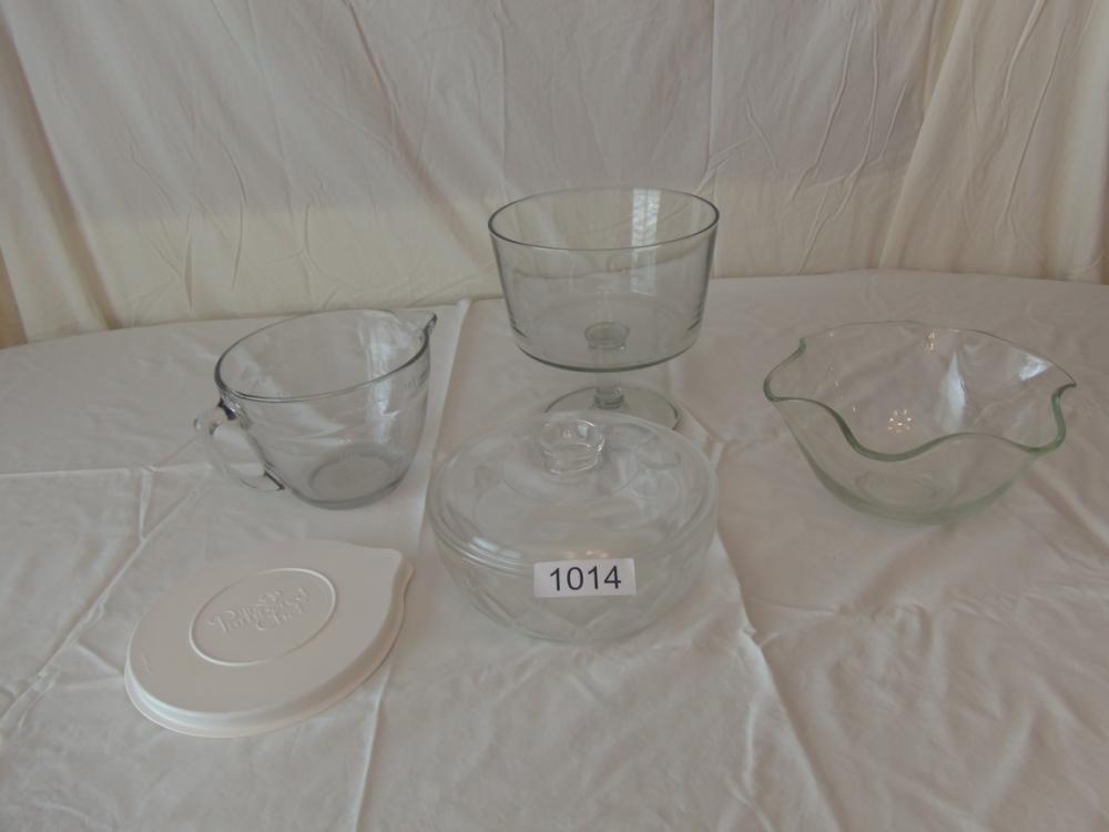 Pampered Chef measuring bowl & assorted serving bowls