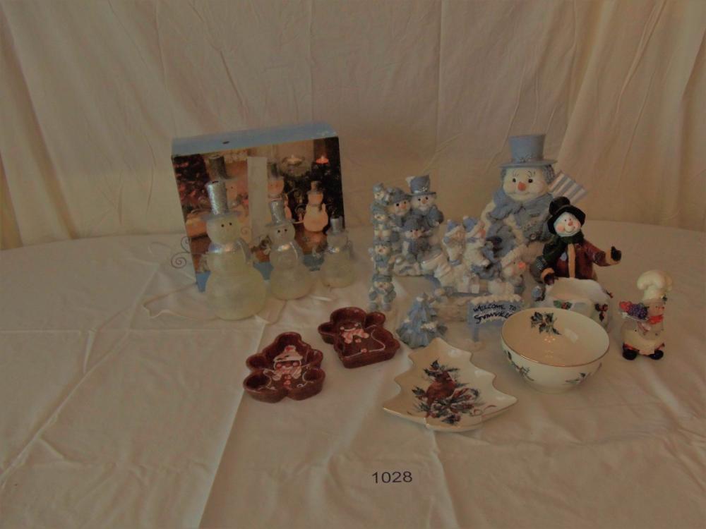 Assorted Christmas dÃ©cor